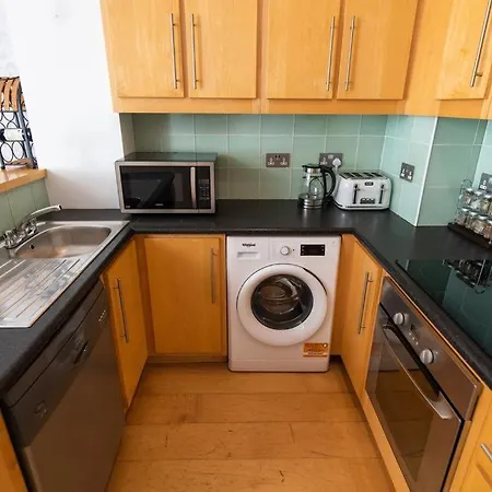 Sea View Luxury Centre - Location *