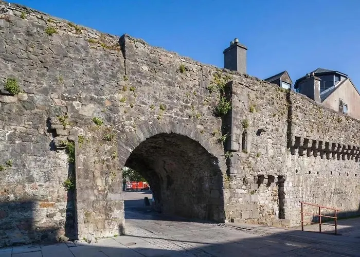 Sea View Luxury Centre - Location *