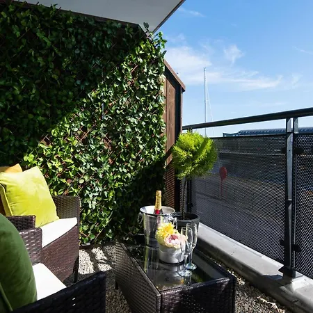 Sea View Luxury Centre - Location *